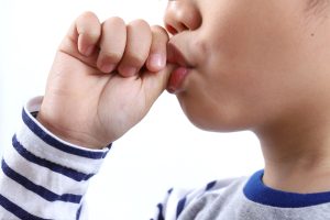 Qué provoca la deglución atípica