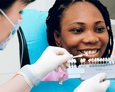 ¿Cuál es el precio de un blanqueamiento dental?
